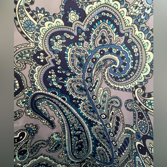 Vera Bradley Scrub Top - Picture 4 of 9